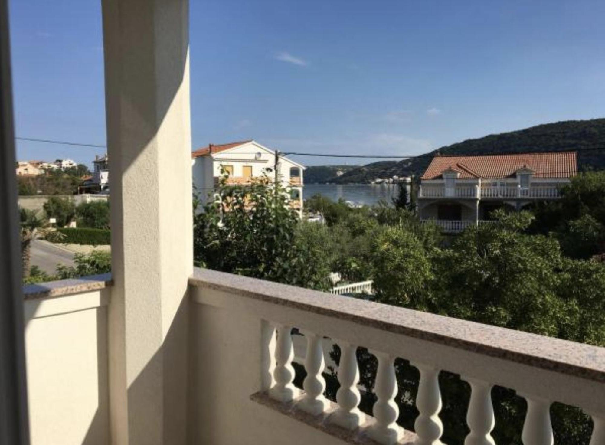 Superior Rooms Sea Side View Раб Экстерьер фото